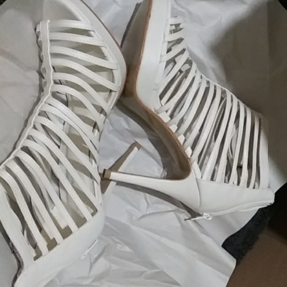 Shoes - Picture 4 of 5